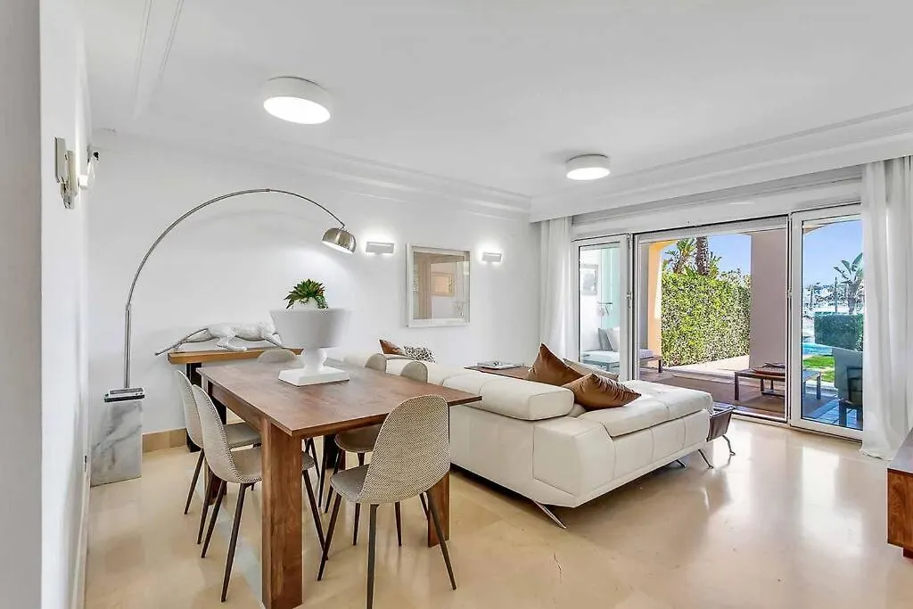 Yolo Spaces - Sotogrande - Puerto Luxury Apartment San Roque