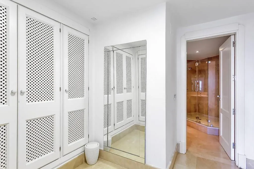 Yolo Spaces - Sotogrande - Puerto Luxury Apartment San Roque