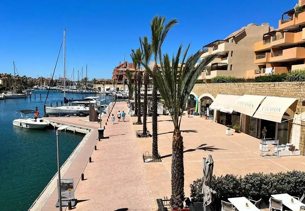 Yolo Spaces - Sotogrande - Puerto Luxury Apartment San Roque