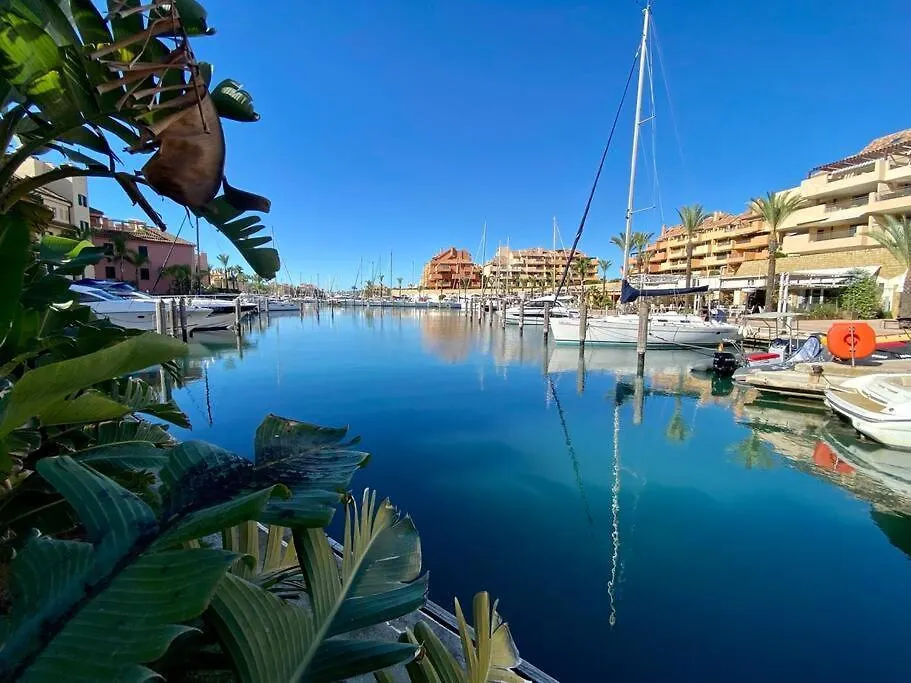 Yolo Spaces - Sotogrande - Puerto Luxury Apartment San Roque