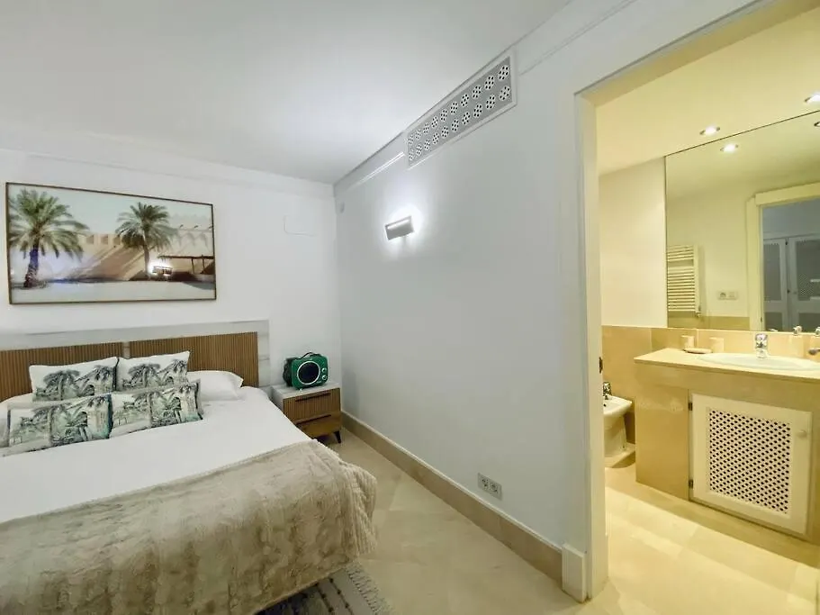 Yolo Spaces - Sotogrande - Puerto Luxury Apartment San Roque