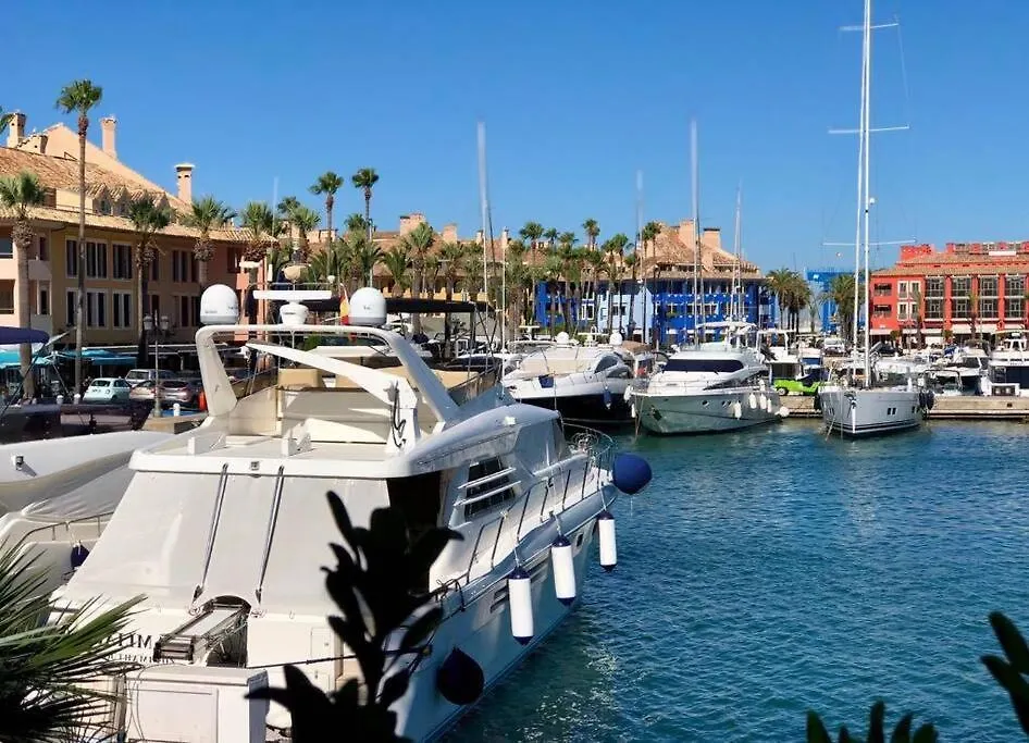 Yolo Spaces - Sotogrande - Puerto Luxury Apartment سان روكي