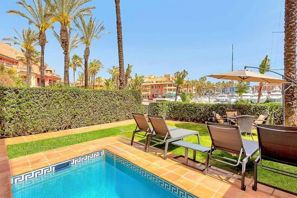 Yolo Spaces - Sotogrande - Puerto Luxury Apartment سان روكي 0*,