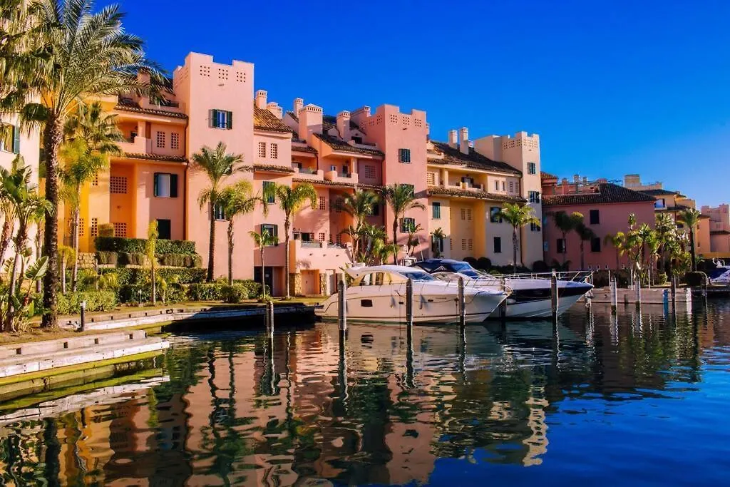 Yolo Spaces - Sotogrande - Puerto Luxury Apartment سان روكي 0*,
