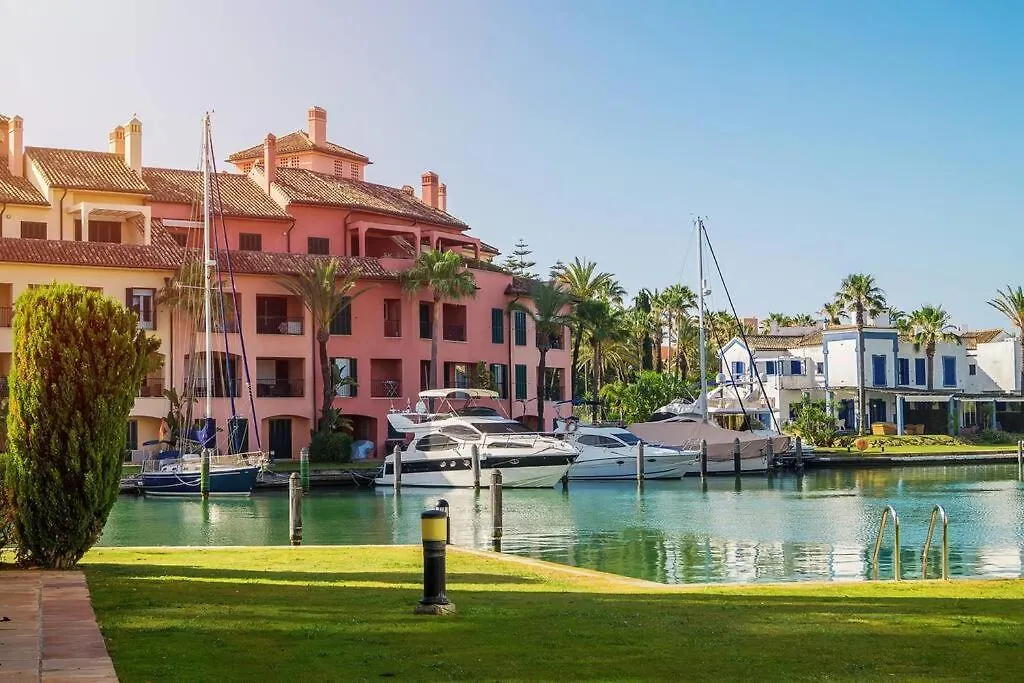 Yolo Spaces - Sotogrande - Puerto Luxury Apartment سان روكي إسبانيا