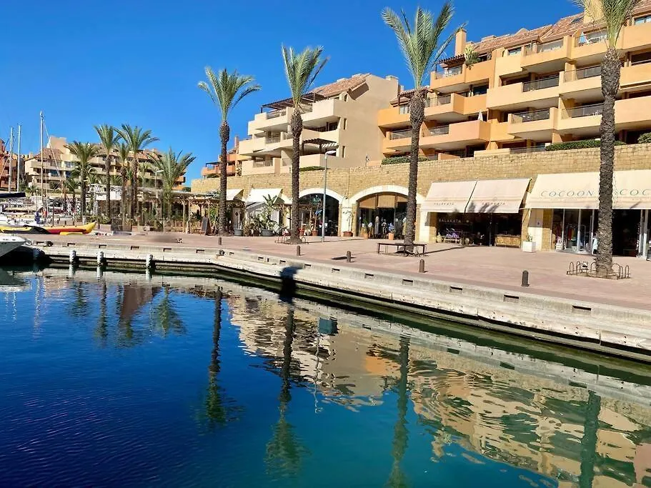 Yolo Spaces - Sotogrande - Puerto Luxury Apartment سان روكي