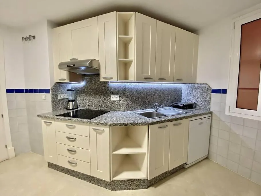 Yolo Spaces - Sotogrande - Puerto Luxury Apartment سان روكي