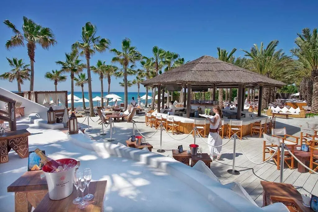 Yolo Spaces - Sotogrande - Puerto Luxury Apartment سان روكي 0*,  إسبانيا