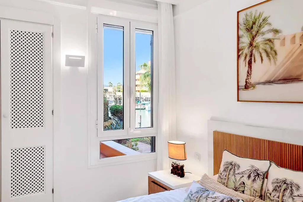 Yolo Spaces - Sotogrande - Puerto Luxury Apartment سان روكي